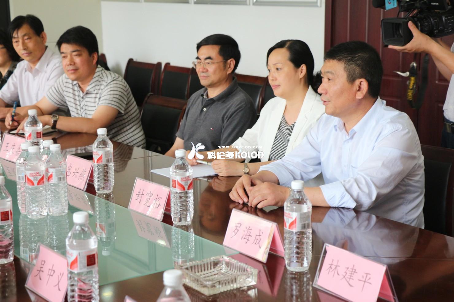 “迎接十九大 港城看民企”大型攝影采風活動